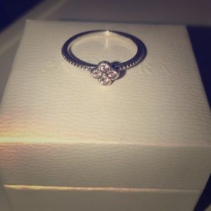 Pandora flower stud ring